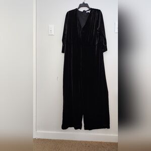 Elegant Black Velvet Jumpsuit